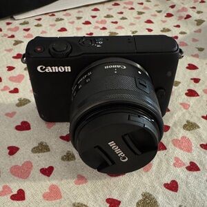 Canon EOS M10 Mirrorless Camera + 15–45mm Lens – Great Condition